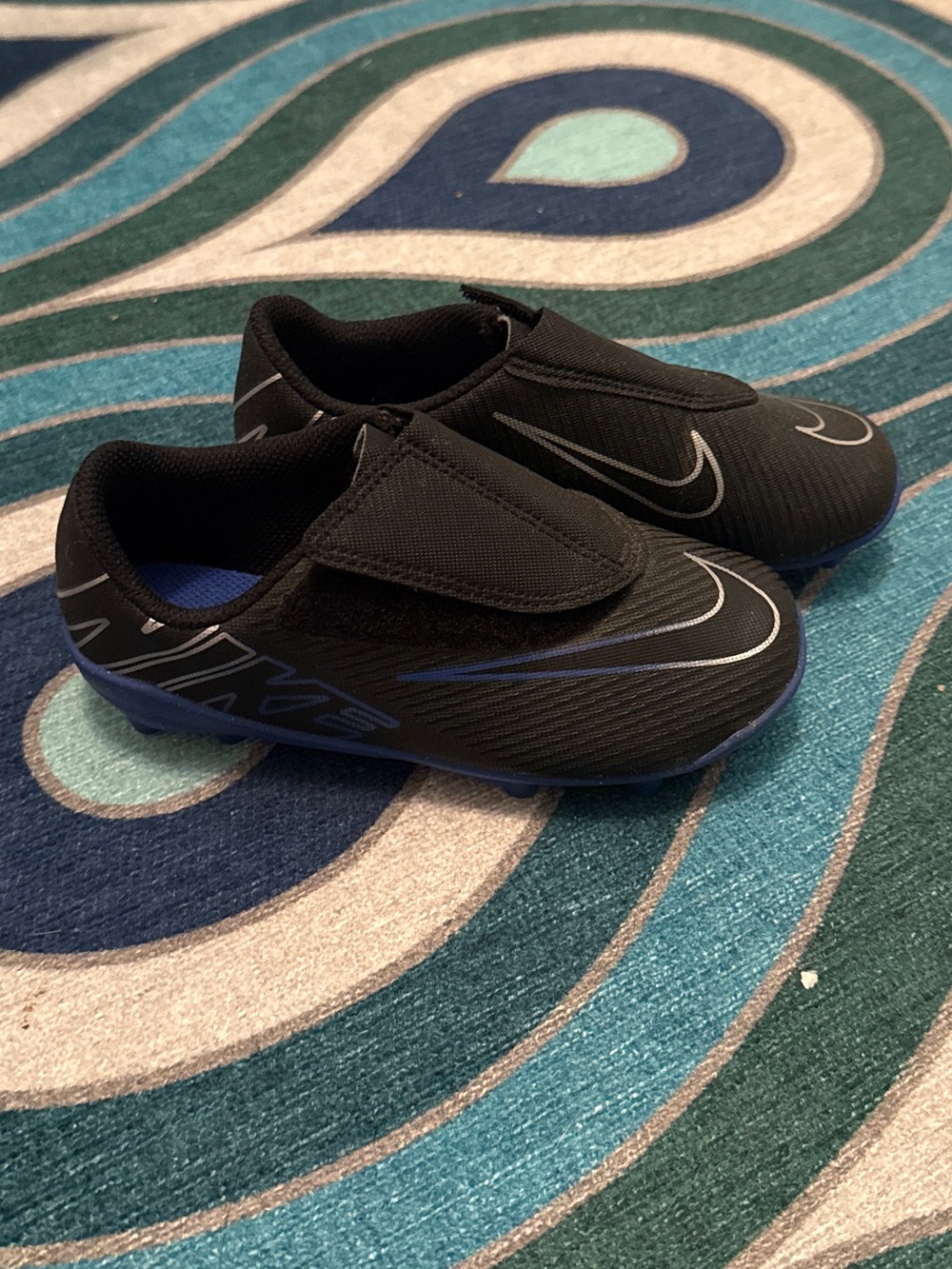 Nike Kids Black and Blue Slip-On Athletic Sneakers Mercurial Vapor 15 Club